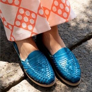 ESPIRITU Vibrant Blue Beautifully Hand Crafted Leather Shoes known as Huaraches.